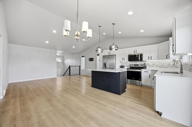 2733 Divide Street W, West Fargo, ND 58078