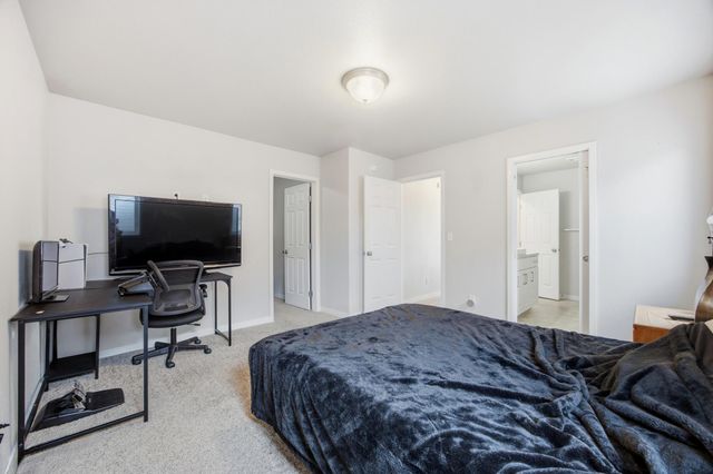 2733 Divide Street W, West Fargo, ND 58078