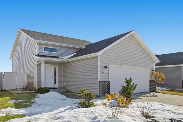 2733 Divide Street W, West Fargo, ND 58078