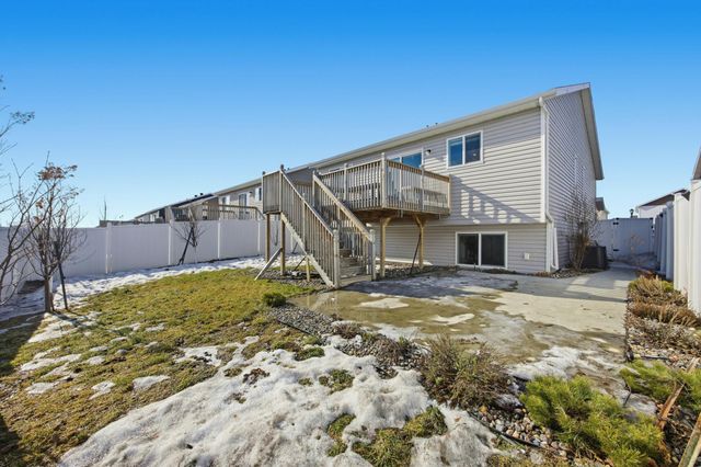 2733 Divide Street W, West Fargo, ND 58078