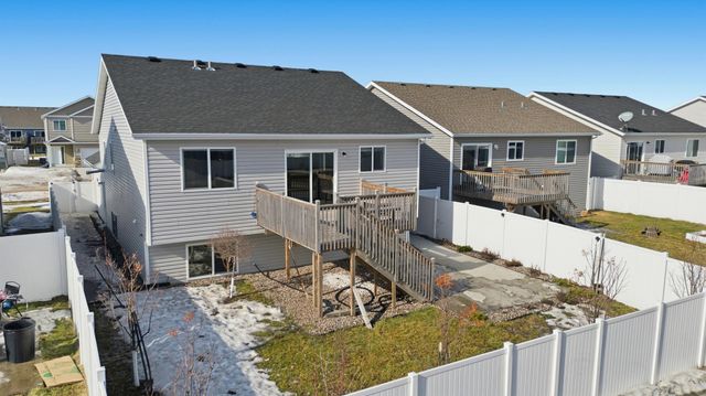 2733 Divide Street W, West Fargo, ND 58078