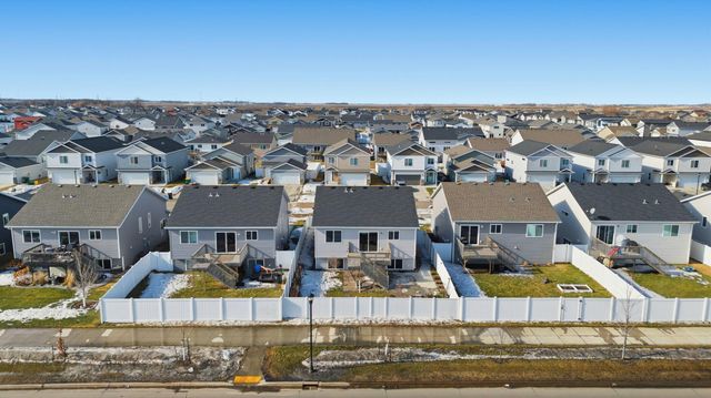 2733 Divide Street W, West Fargo, ND 58078