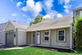 93 Bedford Road 93, Mundelein, IL 60060