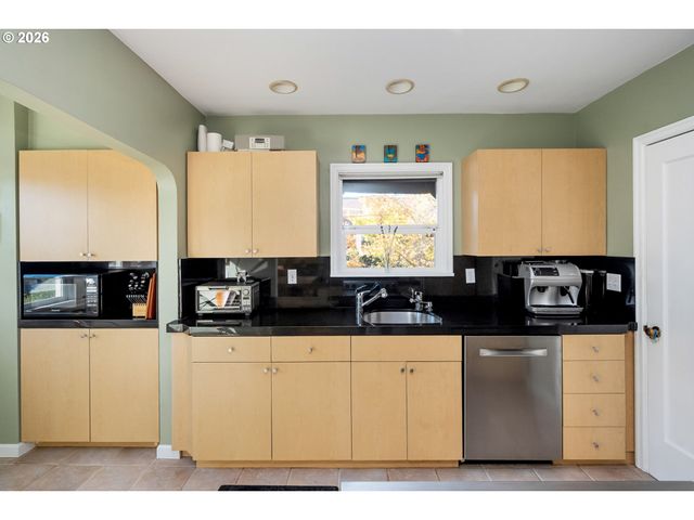 2205 Ne MASON St, Portland, OR 97211