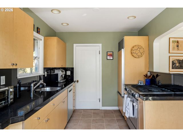 2205 Ne MASON St, Portland, OR 97211