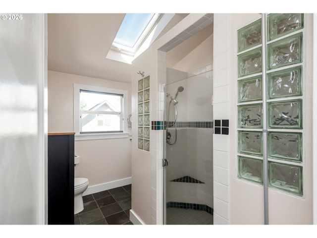 2205 Ne MASON St, Portland, OR 97211