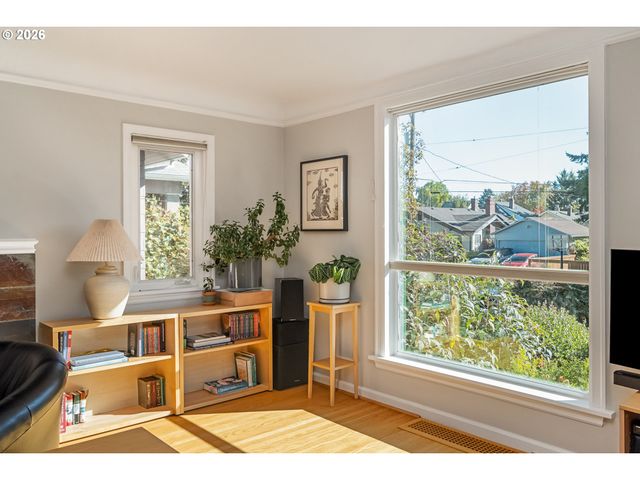 2205 Ne MASON St, Portland, OR 97211