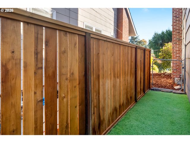 2205 Ne MASON St, Portland, OR 97211