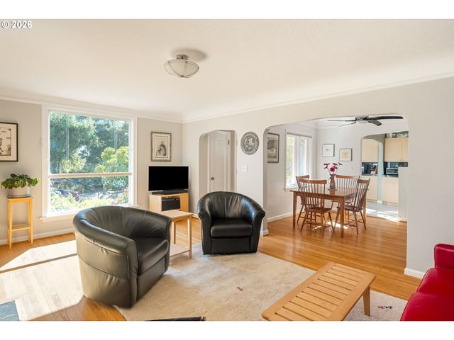 2205 Ne MASON St, Portland, OR 97211