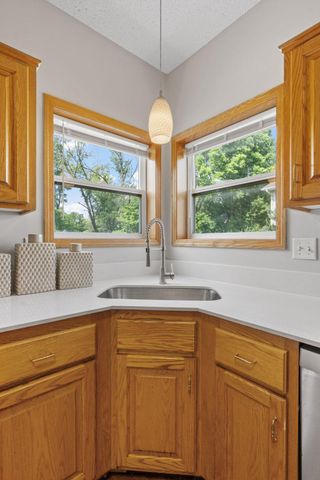 9290 Creek Way, Savage, MN 55378
