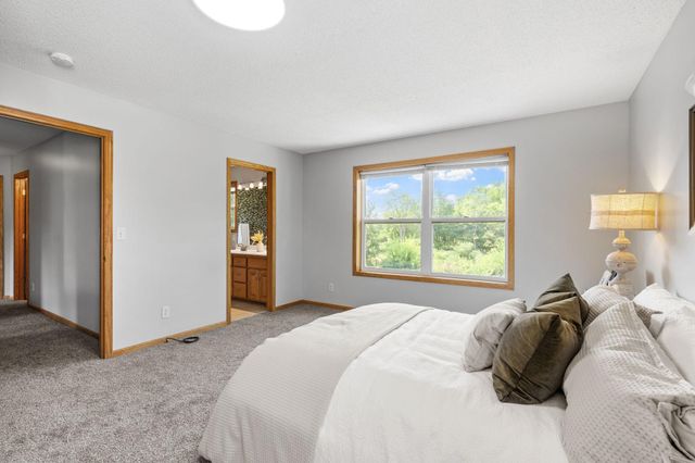 9290 Creek Way, Savage, MN 55378