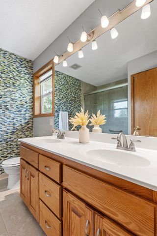 9290 Creek Way, Savage, MN 55378