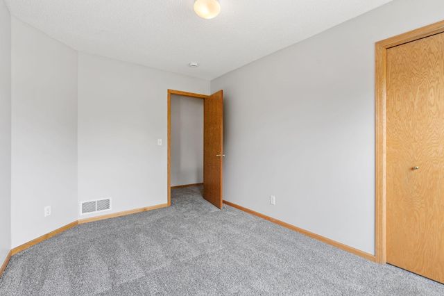9290 Creek Way, Savage, MN 55378
