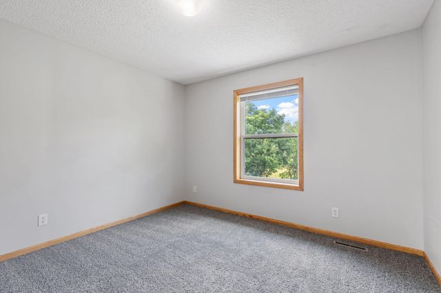9290 Creek Way, Savage, MN 55378