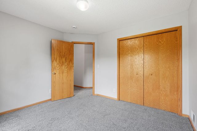 9290 Creek Way, Savage, MN 55378