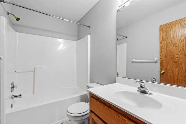 9290 Creek Way, Savage, MN 55378