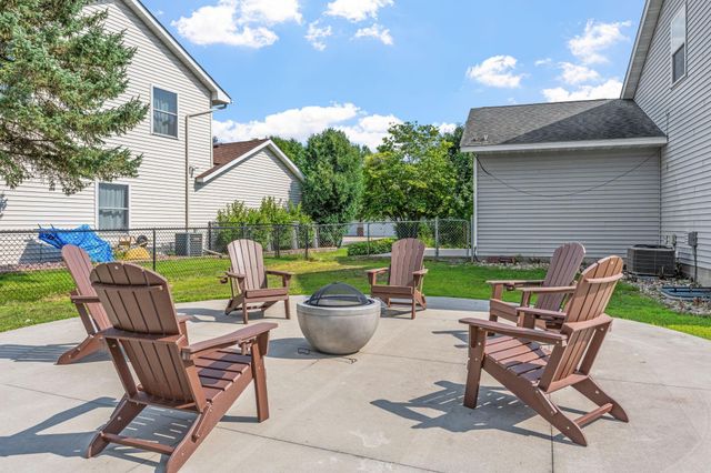 9290 Creek Way, Savage, MN 55378