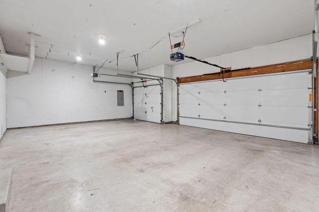 9290 Creek Way, Savage, MN 55378