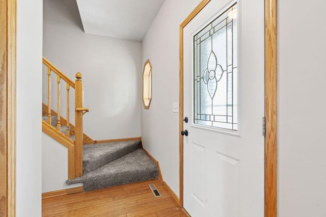 9290 Creek Way, Savage, MN 55378