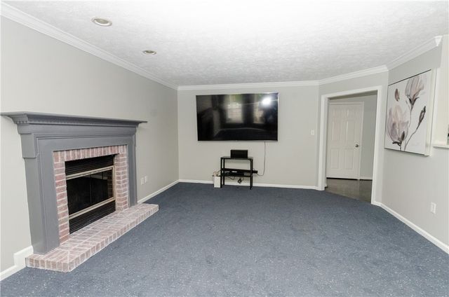 175 Valley View Dr, Rostraver, PA 15012