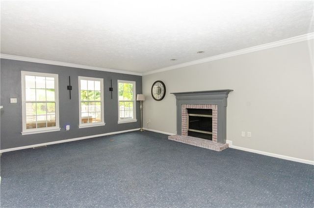 175 Valley View Dr, Rostraver, PA 15012