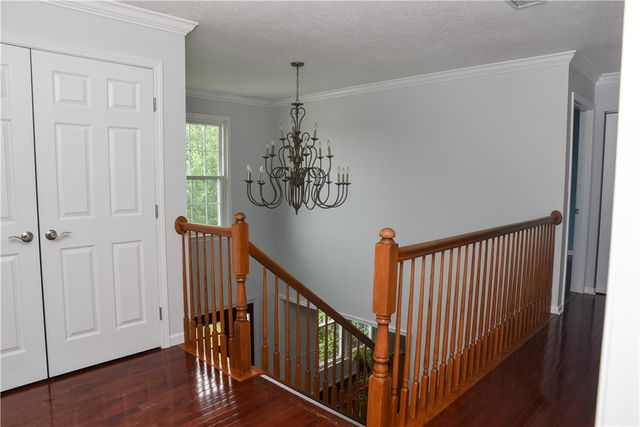 175 Valley View Dr, Rostraver, PA 15012