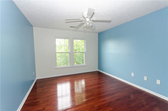 175 Valley View Dr, Rostraver, PA 15012