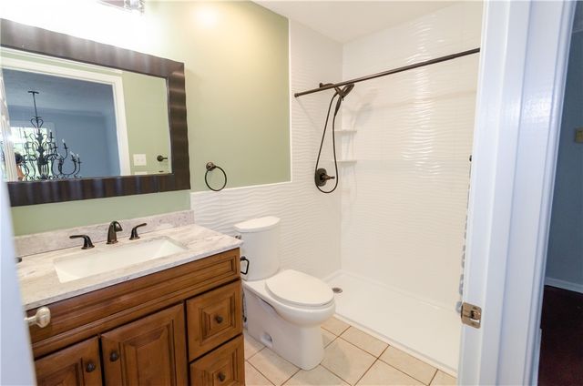 175 Valley View Dr, Rostraver, PA 15012