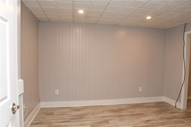175 Valley View Dr, Rostraver, PA 15012