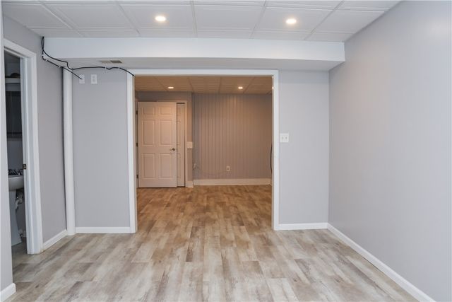 175 Valley View Dr, Rostraver, PA 15012