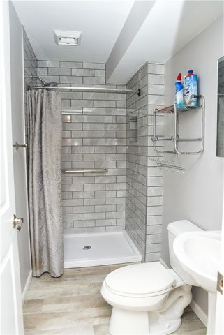 175 Valley View Dr, Rostraver, PA 15012