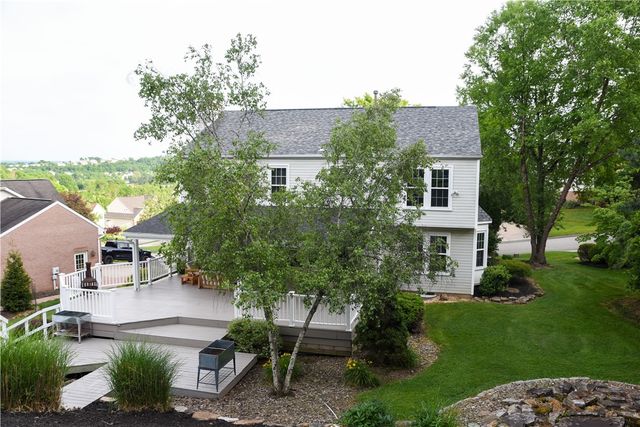 175 Valley View Dr, Rostraver, PA 15012