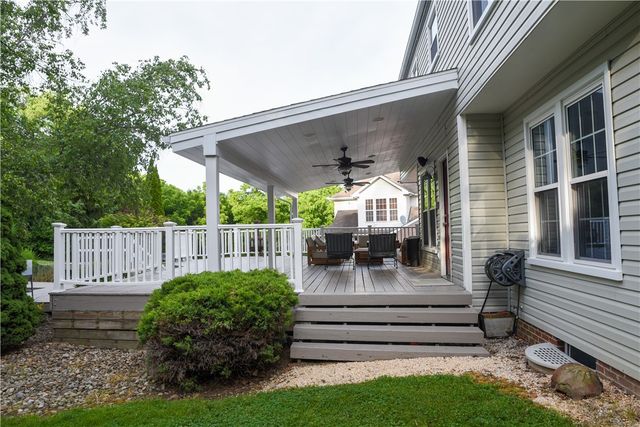 175 Valley View Dr, Rostraver, PA 15012