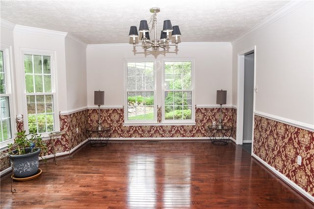 175 Valley View Dr, Rostraver, PA 15012
