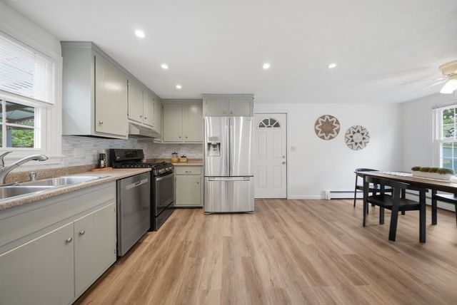 76 Mount Pleasant, Lowell, MA 01850