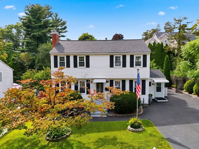 76 Mount Pleasant, Lowell, MA 01850
