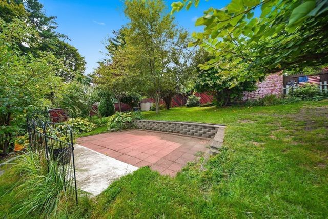 76 Mount Pleasant, Lowell, MA 01850