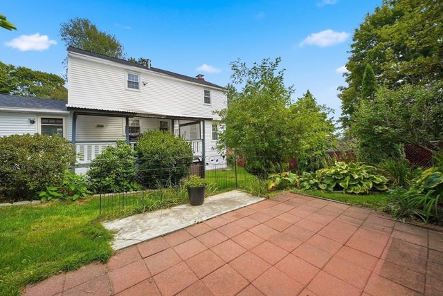 76 Mount Pleasant, Lowell, MA 01850