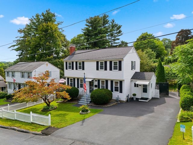 76 Mount Pleasant, Lowell, MA 01850