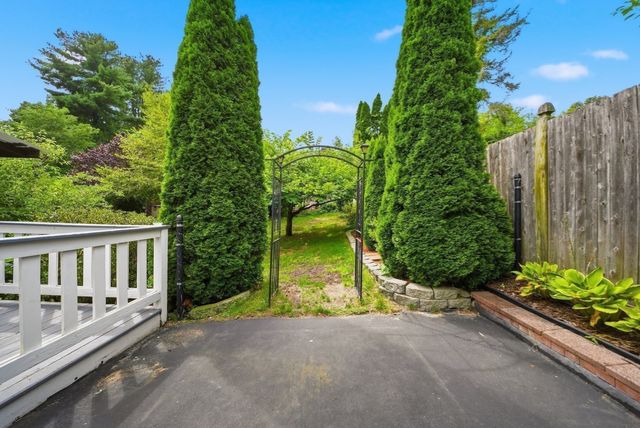 76 Mount Pleasant, Lowell, MA 01850