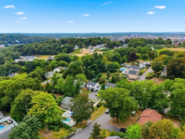 76 Mount Pleasant, Lowell, MA 01850
