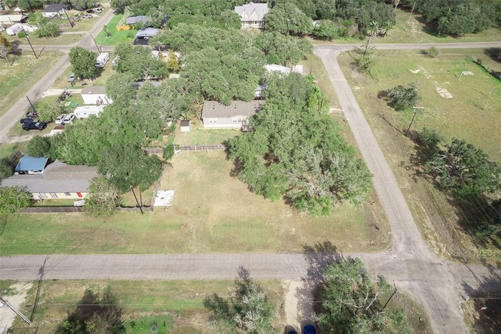 503 N Verne St, Rockport, TX 78382 — exterior