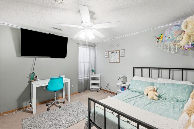 11614 W Delano Ct, Wichita, KS 67212