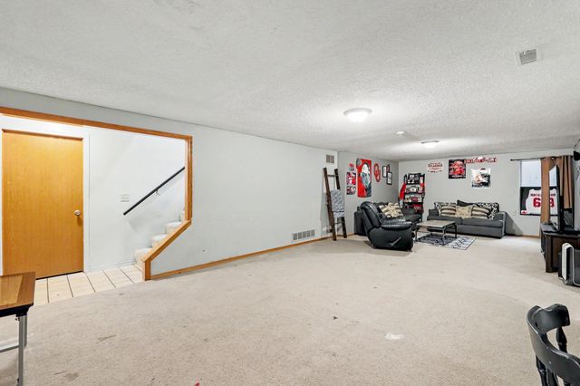 11614 W Delano Ct, Wichita, KS 67212