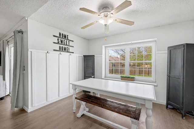 11614 W Delano Ct, Wichita, KS 67212