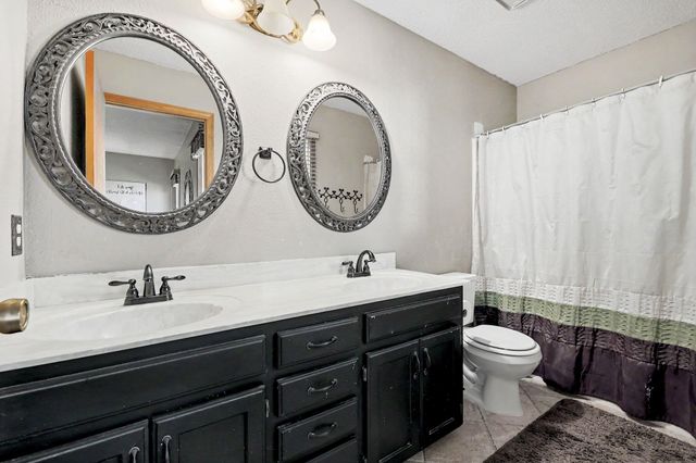 11614 W Delano Ct, Wichita, KS 67212