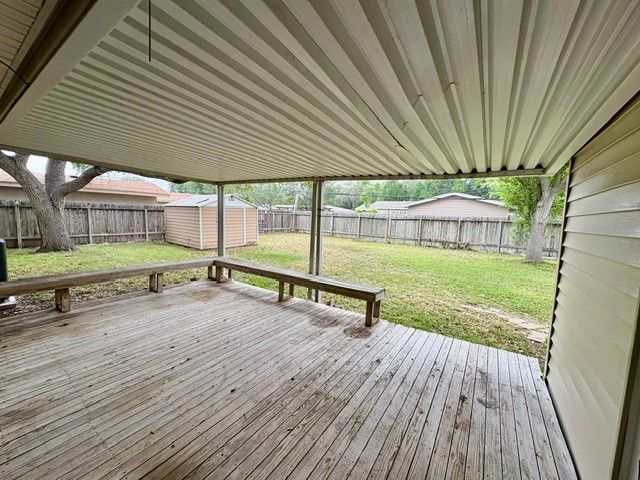 929 Dolphin Pl, Corpus Christi, TX 78411