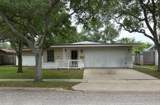 929 Dolphin Pl, Corpus Christi, TX 78411
