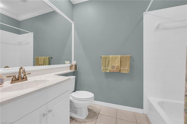8253 Parkstone PL 106, Naples, FL 34120