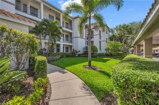 8253 Parkstone PL 106, Naples, FL 34120